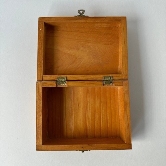 Wooden Bird House Box - Picture 4 of 9